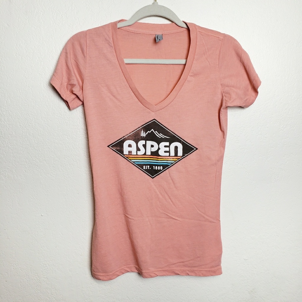 Techstyles Aspen V-Neck Graphic Tee Shirt Size Small
